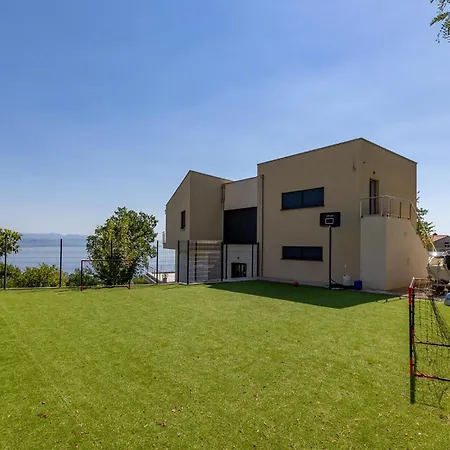 Pet Friendly In Holiday home